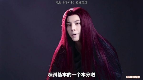 陈伟霆戴巨型瞳片反复被戳眼球，看着就疼！