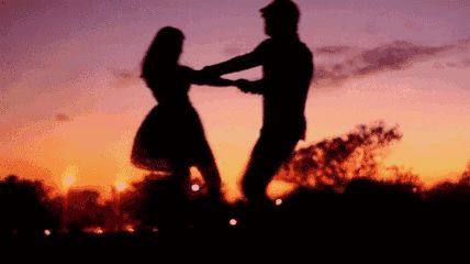 婚姻如道路一样，也需要弯道。