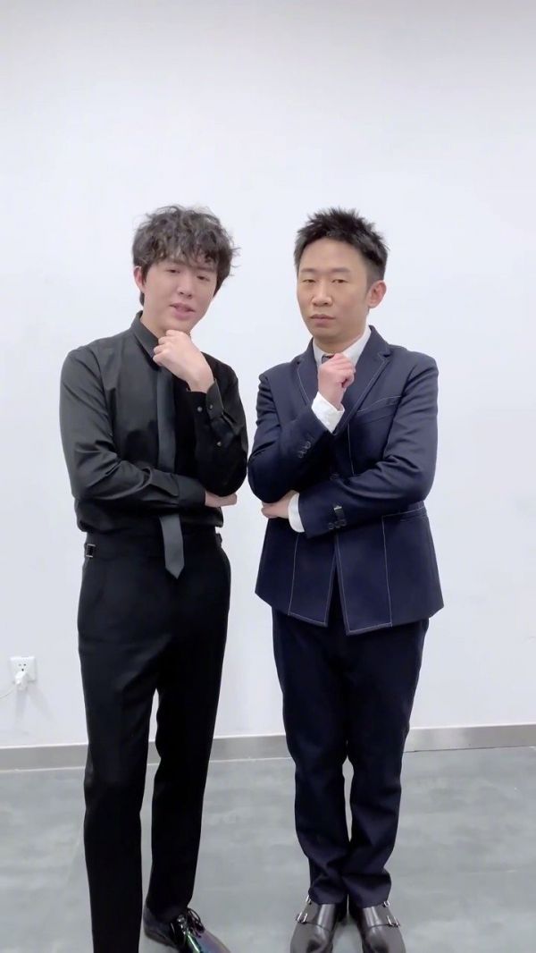 李云迪更新的绿洲小视频也是难为国际钢琴大师
