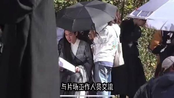 张若昀这不就相当于上学的时候班里太乱了……
