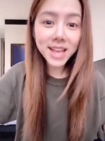 邓紫棋不化妆就是个小甜妹呀。还是个铁憨憨