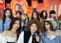 THE9新年换发色，陆柯燃精致，安崎似仙子，看到孔雪儿：没新意