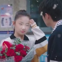 你就说给不给亲就完事了（反正不给不行）