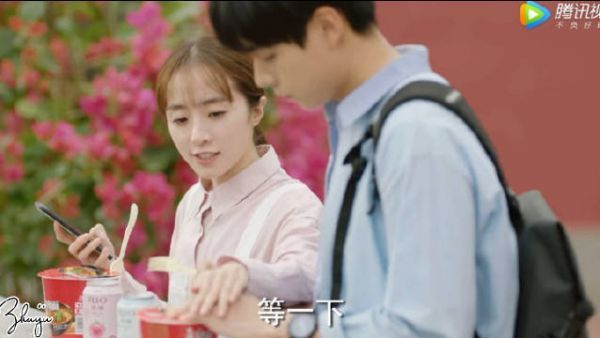 暗恋一个人的心情是小心翼翼，但是又不想被对方发现……
