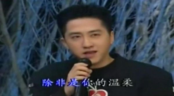 经典怀旧歌曲《让我一次爱个够》……