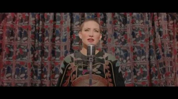 Kate Hudson为洗牙电影打造同名主题曲《Music》MV!