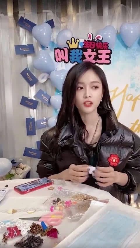 靠作品可以理解，但不想那么红....嗯 崽你放弃吧