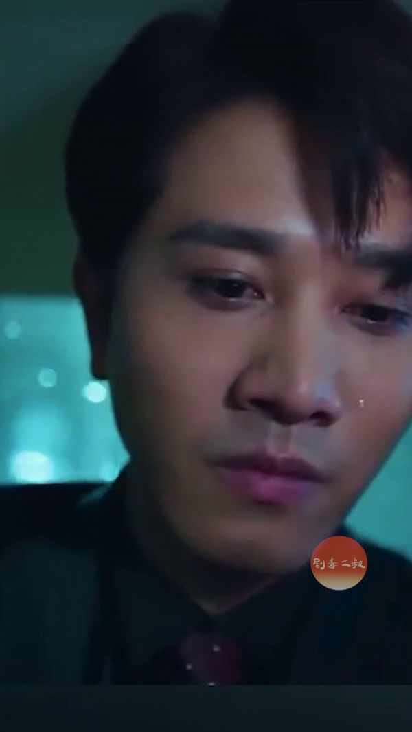 听说，左眼流泪是真的动情了，伤心到了极致~ @蔡文静