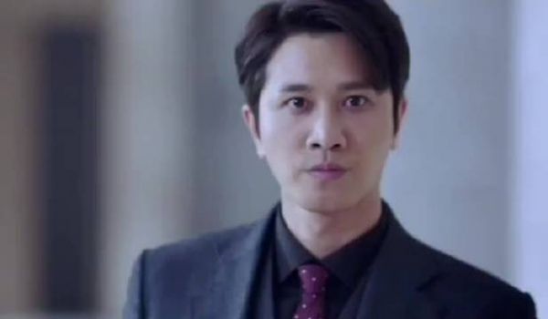 柯滢和警察联手，柯滢目睹封潇声逃跑……