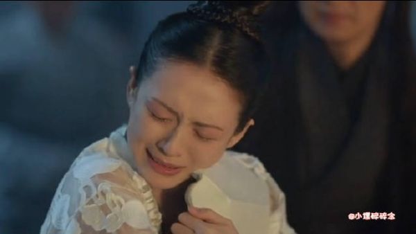 失去孩子，母亲离世，父亲下狱……