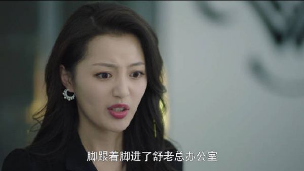 职场上的站队，是没有硝烟的战争，轻易不要做选择的好……