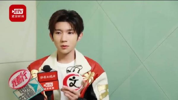 王源快问快答来啦 和前辈带来一首歌，非常温暖……