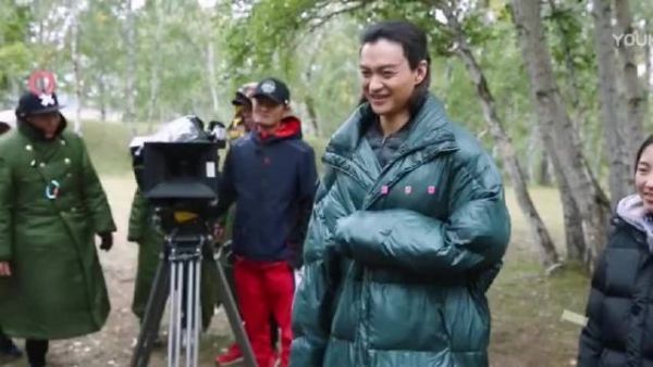 腰伤复发坚持亲身上阵拍骑马戏,不愧是被章子怡承认过的演员