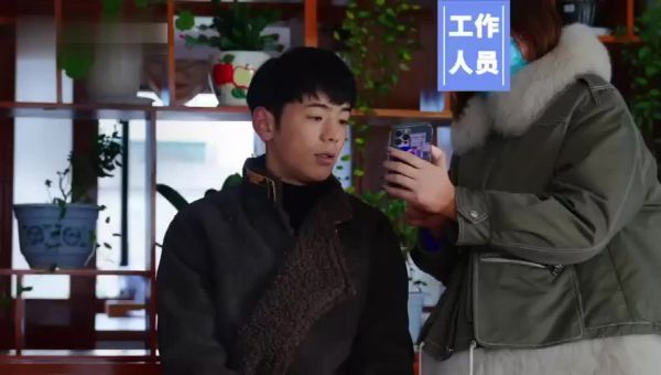 王冰冰和丁真要同框了，央视爸爸太会了！