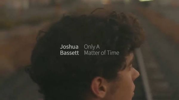 《歌舞青春》男星Joshua Bassett宣布个人全新单曲《Only A Matter Of Time》