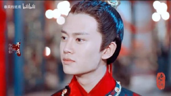 陌上人如玉，翩翩公子，气宇轩昂……