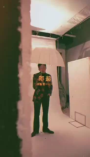 创4发起人团团长海报发布,写真大片既视感……