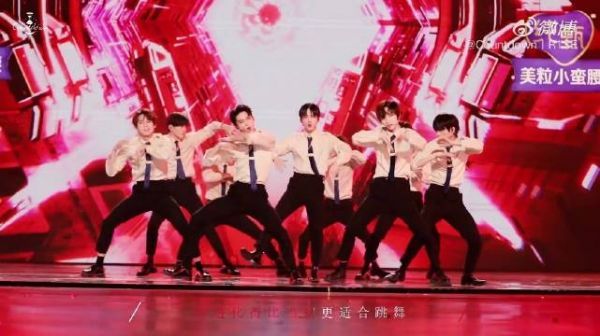 齐舞名场面必然有R1SE！