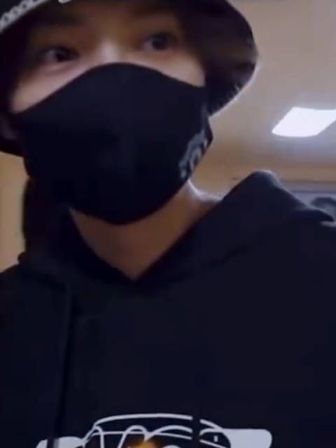 来看看鹿晗神仙视角镜头直拍 这是逆生长的小鹿吧……