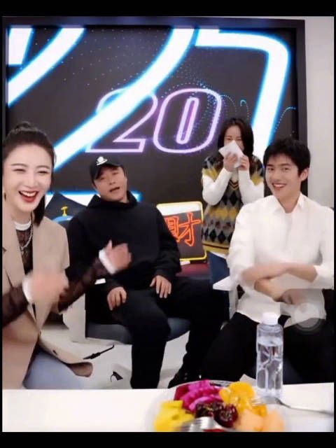 hhhhh半夜给我笑精神了！