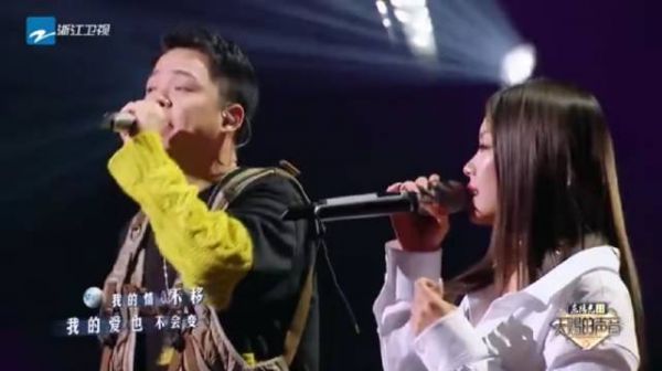 万妮达和李佳隆版的《月亮代表谁的心》……