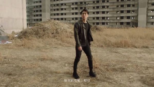 王嘉尔全新中文创作单曲《一个人》上线