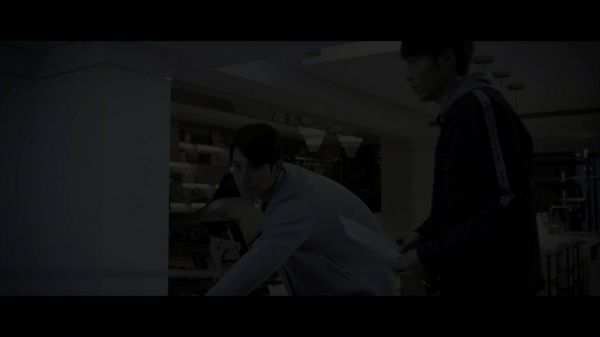 @演员刘凯 @彭冠英 各怀心思，参与战斗……