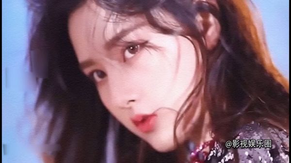 看@宋祖儿lareina 的直播仿佛在看一部港片……
