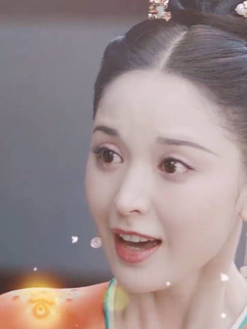 你说你怎么这么好看 有颜值身材又好！！ 没错是心动的亚子！！