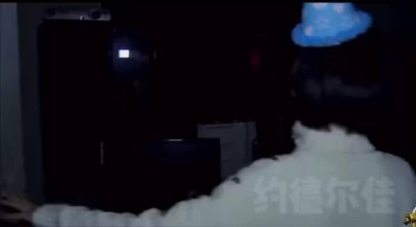 严浩翔：谁也不能阻挡我和他自拍……