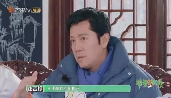 苗语版《我和我的祖国》 凤凰姑娘唱的好好听……