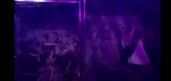 金智秀的紫色裙子好仙气啊！现场live实力超️！