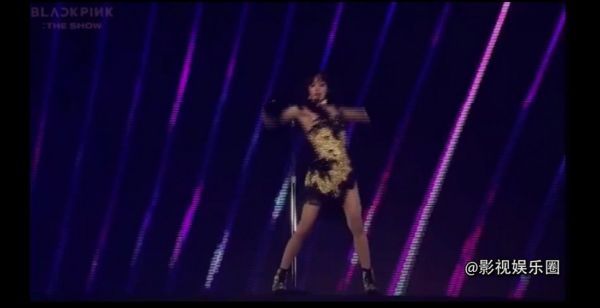 BLACKPINK线上演唱会Lisa立麦！啊啊啊！Lisa全开麦太鲨我了！