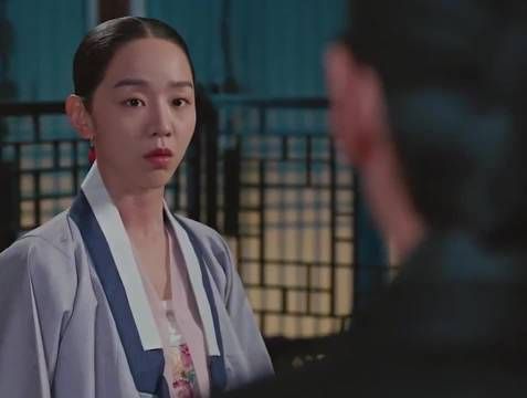 王后你还再挣扎什么呢，每天都在弯与直之间挣扎……