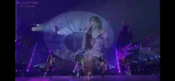 来品品Lisa这段立麦rap，又拽又强的美女太厉害！