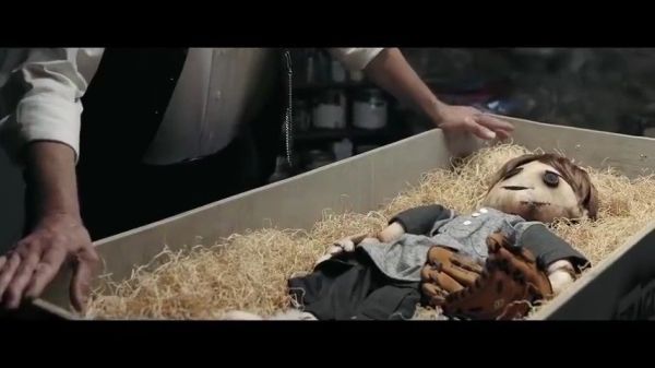 惊悚短片《玩偶师》,全程没有任何恐怖镜头……