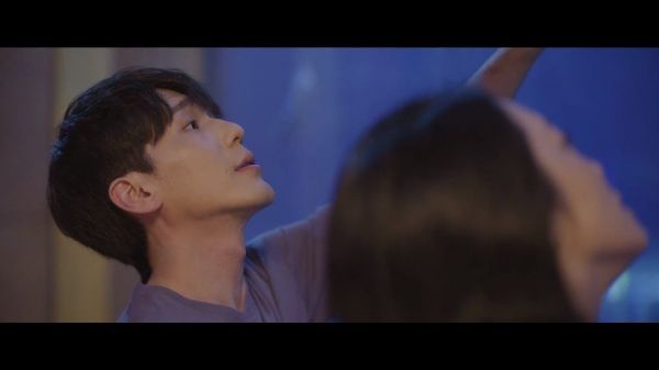 让这个老白（白宇）带小郭一起去闯荡江湖