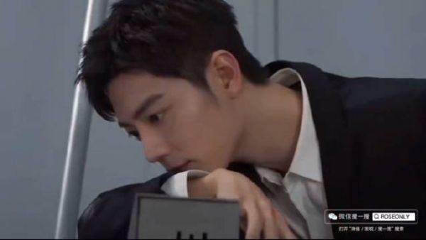 肖战情人节大片 玫瑰王子上线啦，情人节限定男友也太苏了吧……