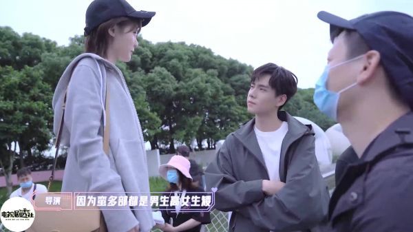 《我的时代你的时代》胡一天，李一桐超甜花絮，亲亲抱抱举高高……