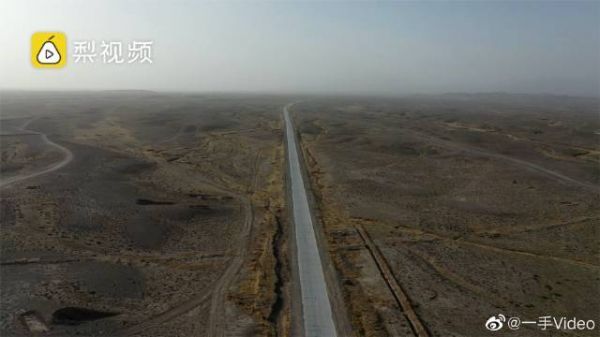 山海情拍摄地戈壁滩走红，游客专程开车过来打卡