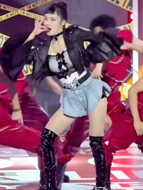 这就是美女的困扰吗，既然要增肥？ 泫雅新歌舞蹈你学会了吗？