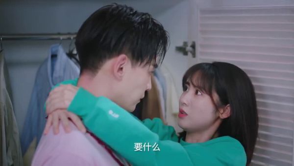 邢菲只因说了一句小确幸是近日最佳而被网友炮轰自信