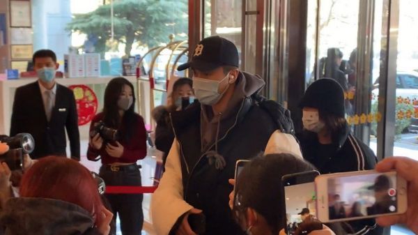 高伟光现身央视春晚第二次大联排……