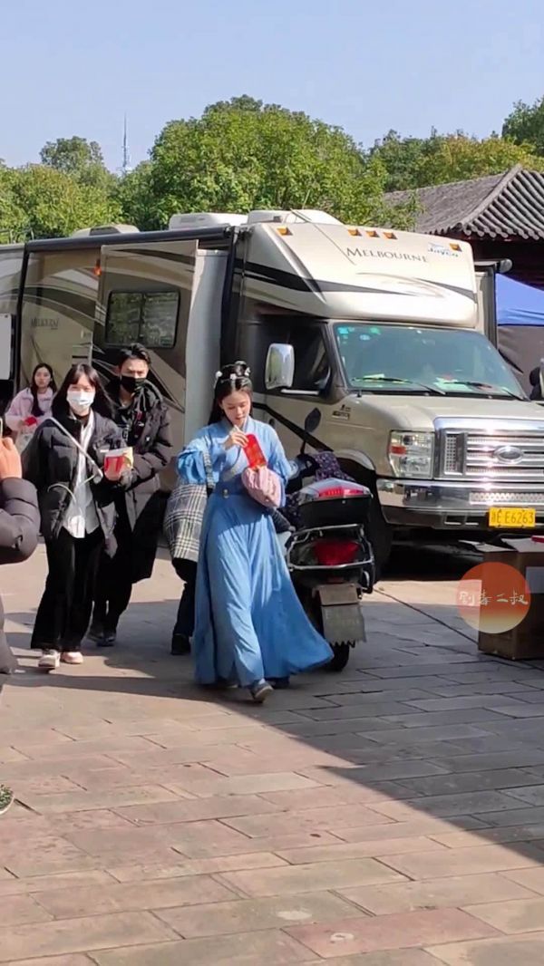 白鹿路透，哈哈哈鹿鹿子这是收了一个多大的红包啊……