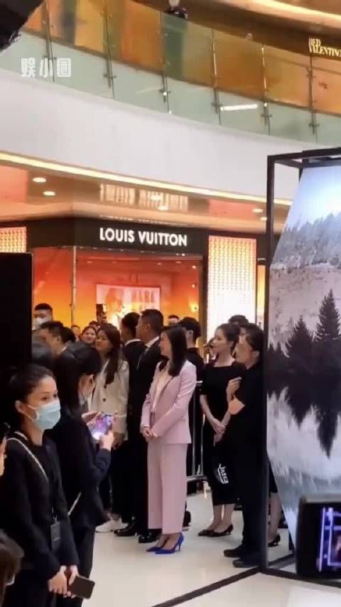 小时候青涩，长大了美艳，倪妮真的是从小美到大的典范了