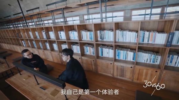 凭借理想三旬走红的民谣歌手陈鸿宇……