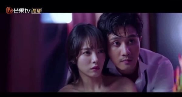 超前抢先看~ 额头吻+背后抱真的是太有感觉了！