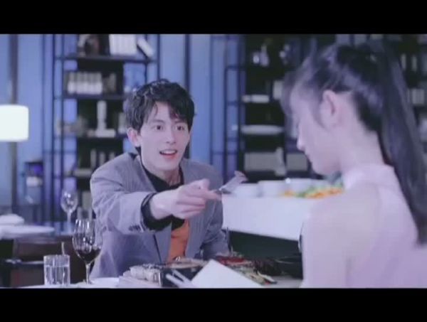 他和百丽在一起的时候是开心的……