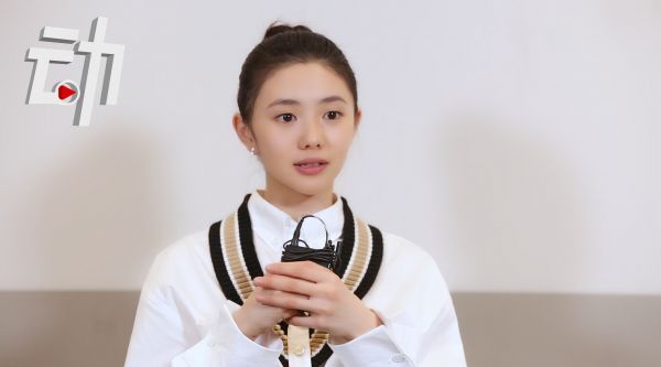 演员刘浩存丨刘浩存回忆初见张艺谋 “谋女郎”这三个字意味着我要更努力