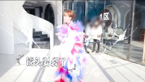 杨芸晴大片拍摄幕后花絮 杨三岁的自嗨时刻，嗨唱到忘我状态……